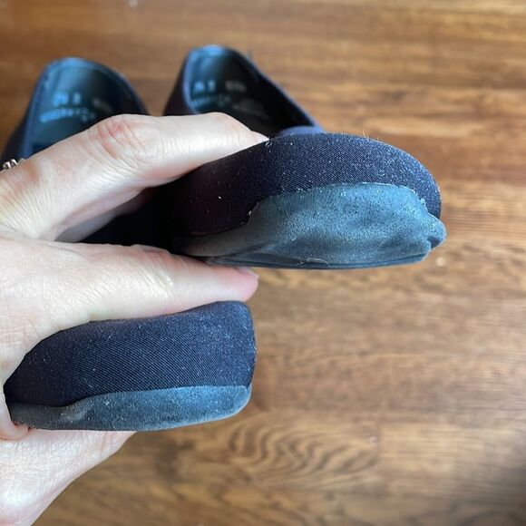 Munro black cloth slip on loafers with shock absorbing heels - Picture 4 of 8